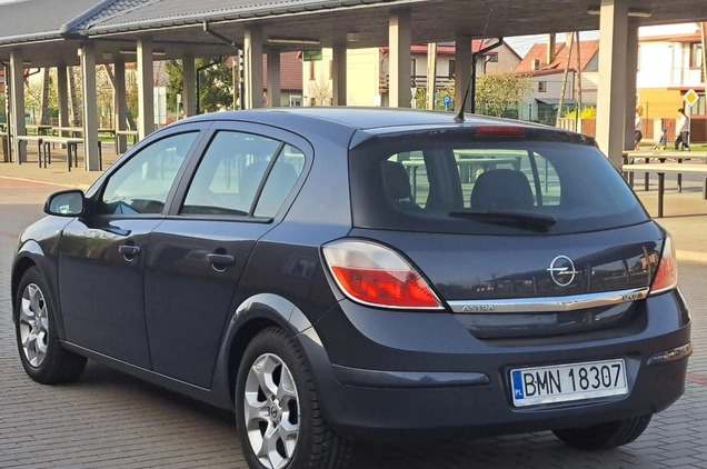 Opel Astra cena 8700 przebieg: 252000, rok produkcji 2006 z Knyszyn małe 137